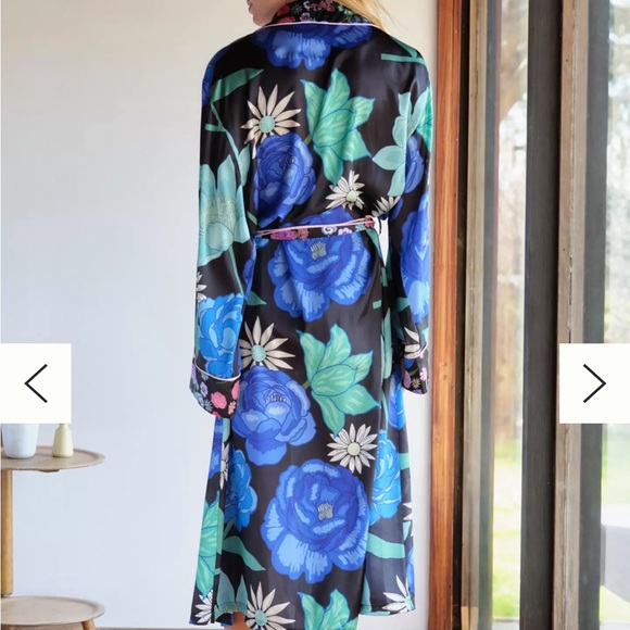 Floral Patterned Robe with Belt - Picture 3 of 9